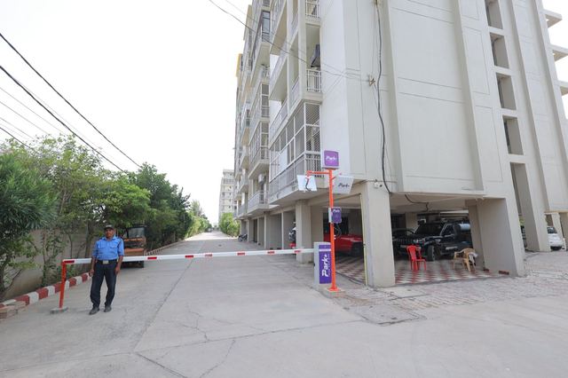 Entrance gate and parking